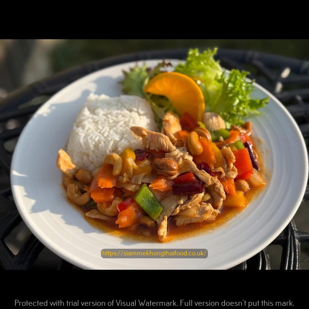 Pad Mamuang Himmarrn